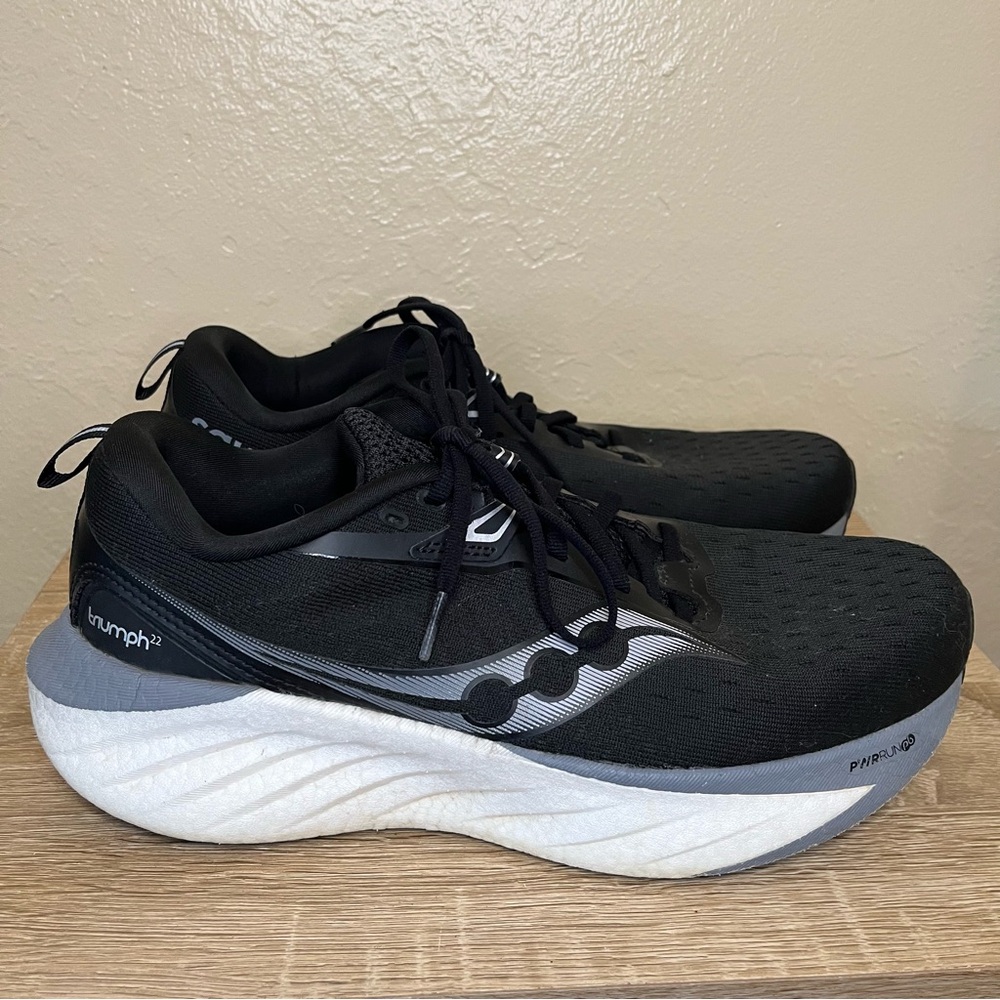 Saucony Triumph 22 Shoes Womens 9.5 Wide Black White Daily Road Walking Trainer - Picture 5 of 13